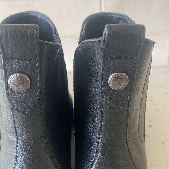 BCBGeneration Yuri Women’s Black Leather Ankle Chelsea Pull On Boots Size 5.5M - Picture 13 of 14